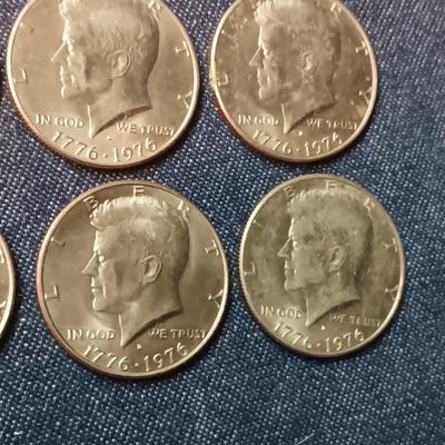 12 BICENTENNIAL KENNEDY HALF DOLLARS