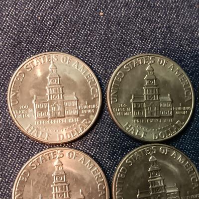 12 BICENTENNIAL KENNEDY HALF DOLLARS