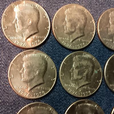 12 BICENTENNIAL KENNEDY HALF DOLLARS