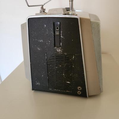 Vintage Mid Century MCM Panasonic Transistor Tv Mitey-9u 1960's