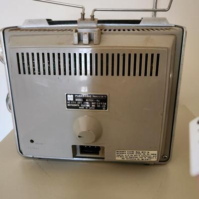 Vintage Mid Century MCM Panasonic Transistor Tv Mitey-9u 1960's