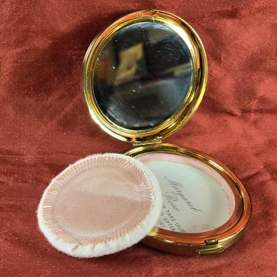 English Needlepoint Cover Ladies Compact