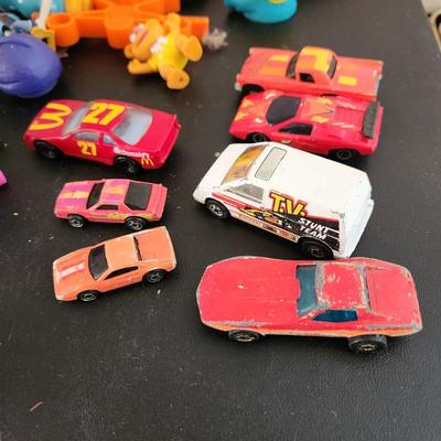 Large Lot of Vintage Collectables Fisher Price Hot Wheels McDonalds Trolls Matchbox Batman Garfield