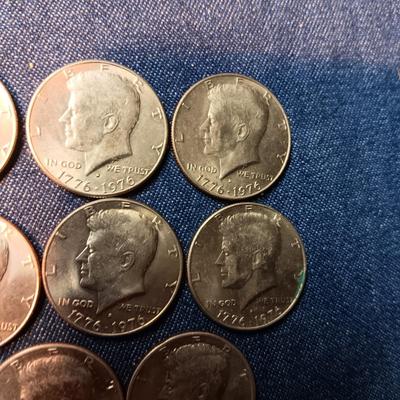 8 KENNEDY BICENTENNIAL HALF DOLLARS ALL DENVER MINT