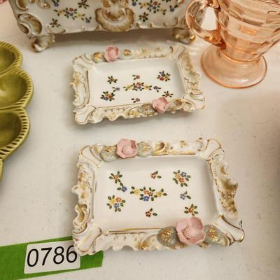 Lot of Collectables Glasses Vases Pyrex Crackle Glass, Devil Egg Platter Hall China Co. Westinghouse Refrigerator