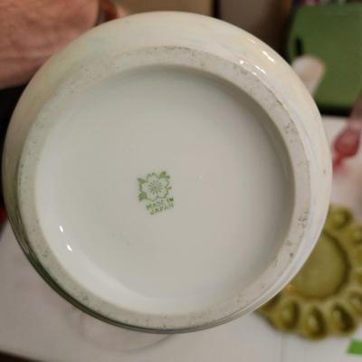 Lot of Collectables Glasses Vases Pyrex Crackle Glass, Devil Egg Platter Hall China Co. Westinghouse Refrigerator