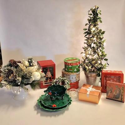 Lot 456 Winter Floral Arrangement & Other Decorations Lot