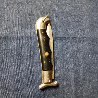 2 FOLDING BLADE KNIVES