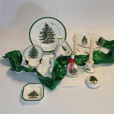 Lot 457 12 Piece Spode Christmas Set