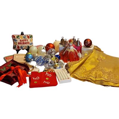 Lot 459 Happy Holidays Pillow & Other Christmas Ornaments