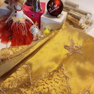 Lot 459 Happy Holidays Pillow & Other Christmas Ornaments