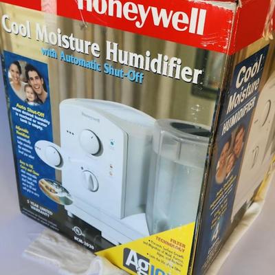 461 Honeywell Cool Moisture Humidifier