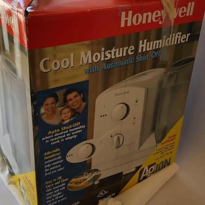 461 Honeywell Cool Moisture Humidifier
