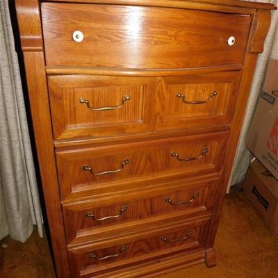 6337/43A Pulaski Keepsake Serpentine Tall Boy / Chest of Drawers