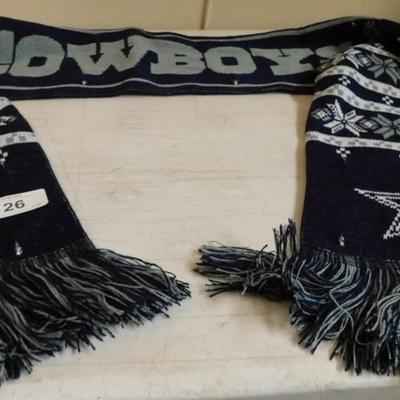 6337/126 Forever Collectables Lighted Dallas Cowboys Scarf ~ (lights are working but will need a new battery soon)