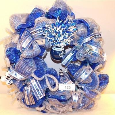 6337/120 Dallas Cowboys Wreath with Lights