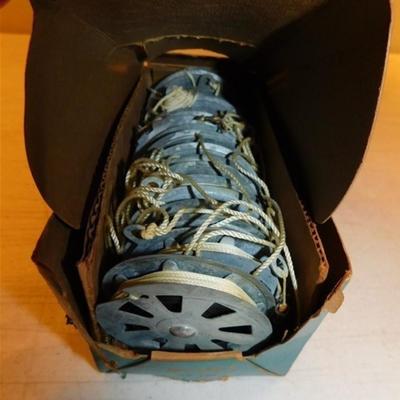 6337/122 Whites Auto Fisher Yo-Yos ~ In Original Box
