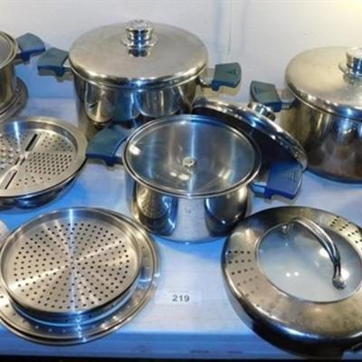 6337/219 Walk Away Air Core Stainless Cookware ~ 22 pieces ~ Including Lids / Various Rings / Strainers / 2 Caddy Bags
