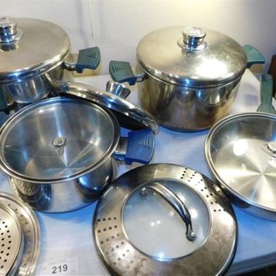 6337/219 Walk Away Air Core Stainless Cookware ~ 22 pieces ~ Including Lids / Various Rings / Strainers / 2 Caddy Bags