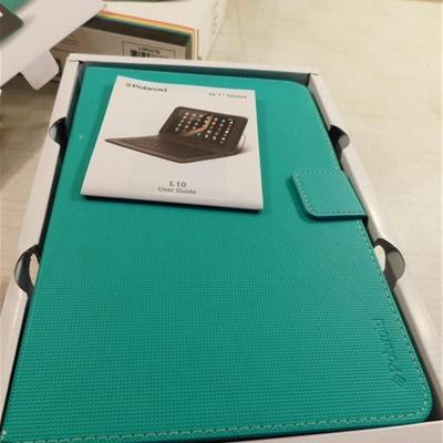6337/175 Polaroid L10 Android 5.0 Lollipop 10.1 Tablet + Keyboard Case ( Needs new Keyboard if u want to use that way)