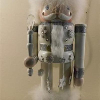 6337/129 Holly Adler ~ Kurt Adler Brand ~ 25" ~ Nutcracker