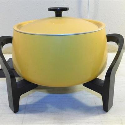 6337/268 Vintage West Bend Fondue Pot / Sticks with Stand