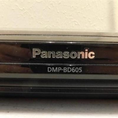 6337/195 Panasonic DMP- BD605 - Blue Ray Disc Player ~ Powers Up ~ No Remote