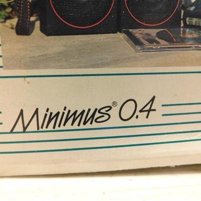 6337/196 Vintage Realistic Portable Amplified Speakers Minimus 0.4