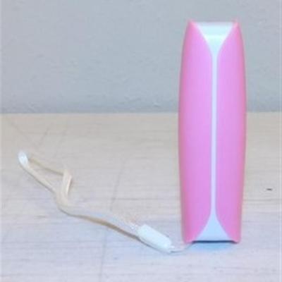 6337/194 Lot of 2 ~ 2200 MAH Pink and White Power Banks