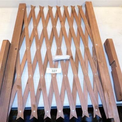 6337/327 NIB Wood Expandable Fence ~ Minor Assembly Required