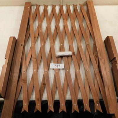 6337/327 NIB Wood Expandable Fence ~ Minor Assembly Required