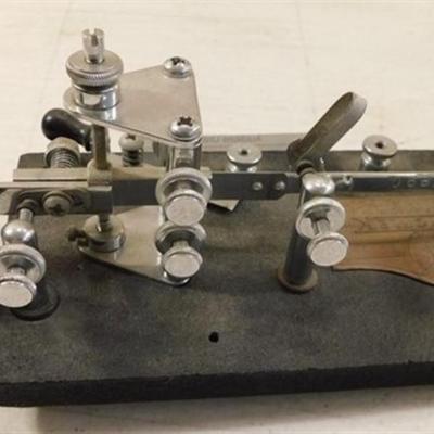 6337/95 Vibro Plex Side to Side Automatic Morse Code Key