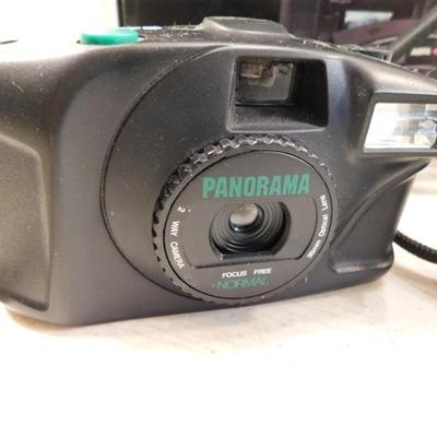 6337/109 Lot of Cameras ~ Konica 80200M Panorama Camera / AGFA Photo 780 3 Meters / Tripod
