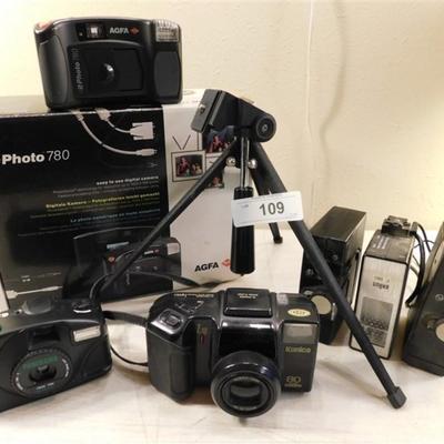 6337/109 Lot of Cameras ~ Konica 80200M Panorama Camera / AGFA Photo 780 3 Meters / Tripod