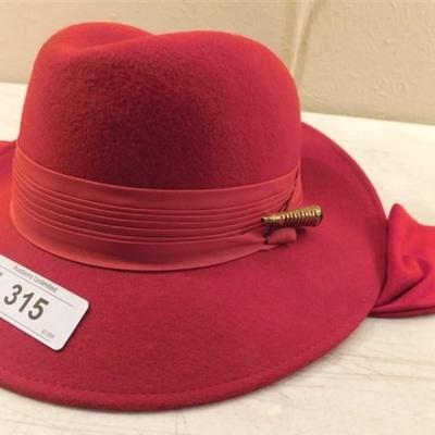6337/315 Red Hat with Built in Scarf ~ Gold tone Pin