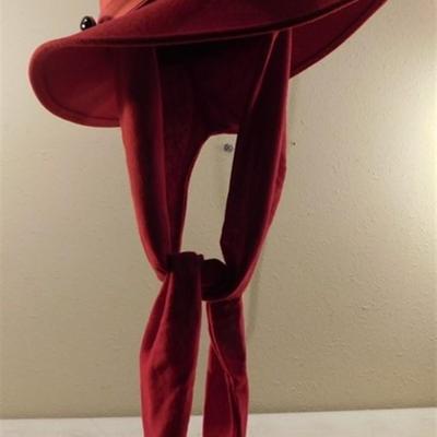 6337/315 Red Hat with Built in Scarf ~ Gold tone Pin