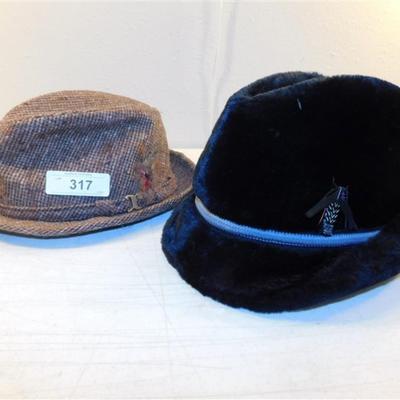 6337/317 Lot of 2 Mens Hats ~ London Fog Plaid