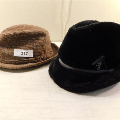 6337/317 Lot of 2 Mens Hats ~ London Fog Plaid