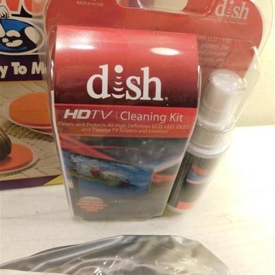 6337/97 Miscellaneous Lot of Utility Items ~ TV Screen Cleaner / Jogging Exercise Suit/ Foul Weather Gear
