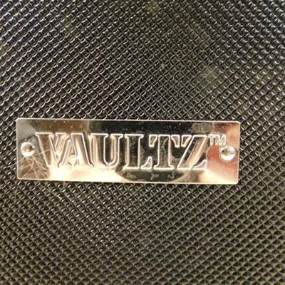 6337/254 Vaultz Alum Locking Case with Key ~ 3 Ring Binder Inside 12" X 13" X 3.5