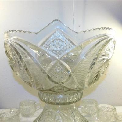 6337/207 Vintage 1980's LE Smith Aztec Punch Bowl on Pedestal ~ 13" with Pedestal ~ 12 Cups and Glass Ladle