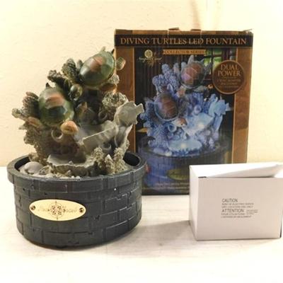 6337/213 NIB Diving Turtles Fountain 7 in