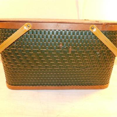 6337/224 Vintage 70's MCM Picnic Basket Hawkeye ~ By Burlington ~ Green and Brown Woven Basket
