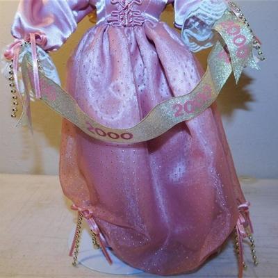 6337/228 Lot of 3 Porcelain Dolls ~ Pink / Red / Purple