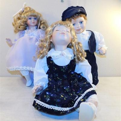 6337/229 Lot of 3 Porcelain Dolls ~ 15-19" Tall ~ Purple Dress and First Kiss Dolls