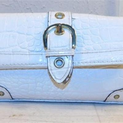 6337/249 Lot of 2 ~ Pink Wallet with Pen and Calculator / White Textured Wallet with Mirror 7" x 4"