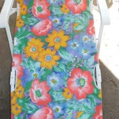 6337/304 Folding Lounge Chair ~ Floral Print ~ 72" x 27.5"