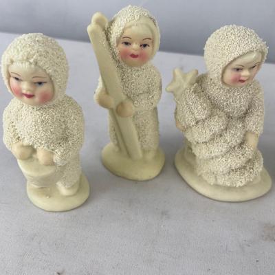 7 Snow Babies figures