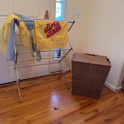 815 Woven Laundry Basket and Drying Rack