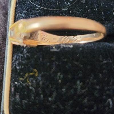 Vintage Ring w Diamond 16.4mm 2.01 grams